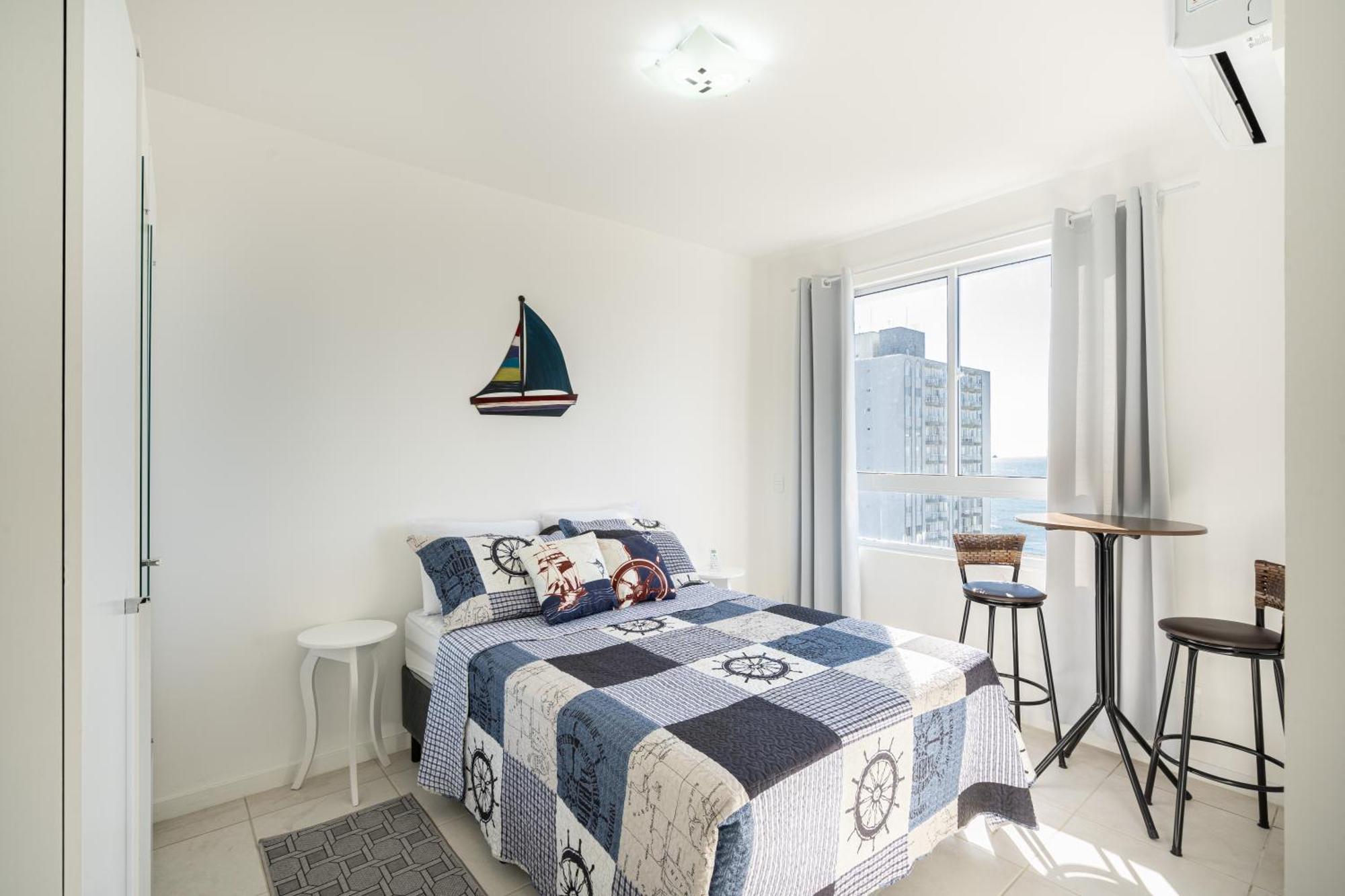 Apartamentos Piçarras: Beachfront Comfort with Pool and 24/7 Security Room photo