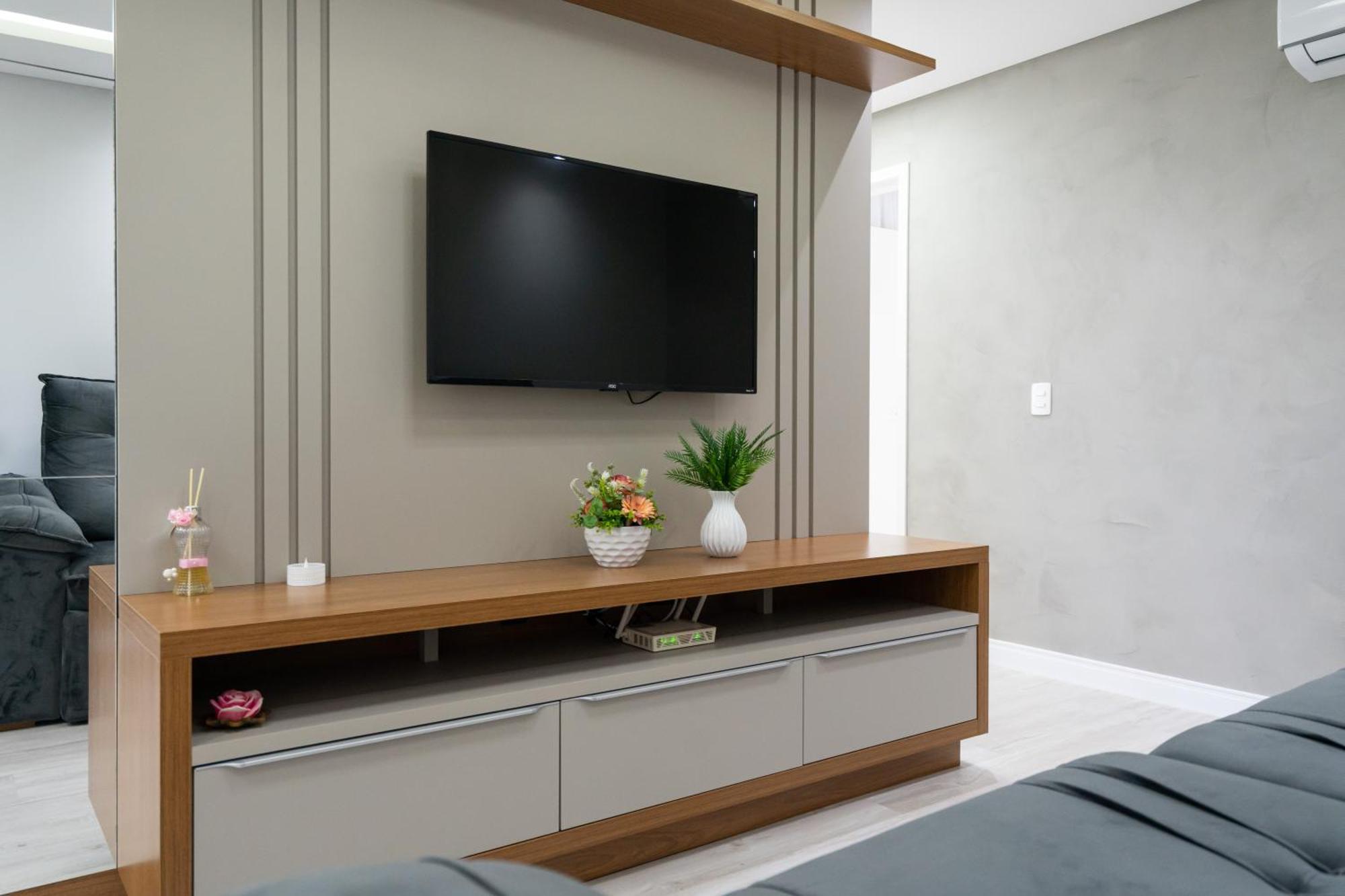 Apartamentos Piçarras: Beachfront Comfort with Pool and 24/7 Security Room photo