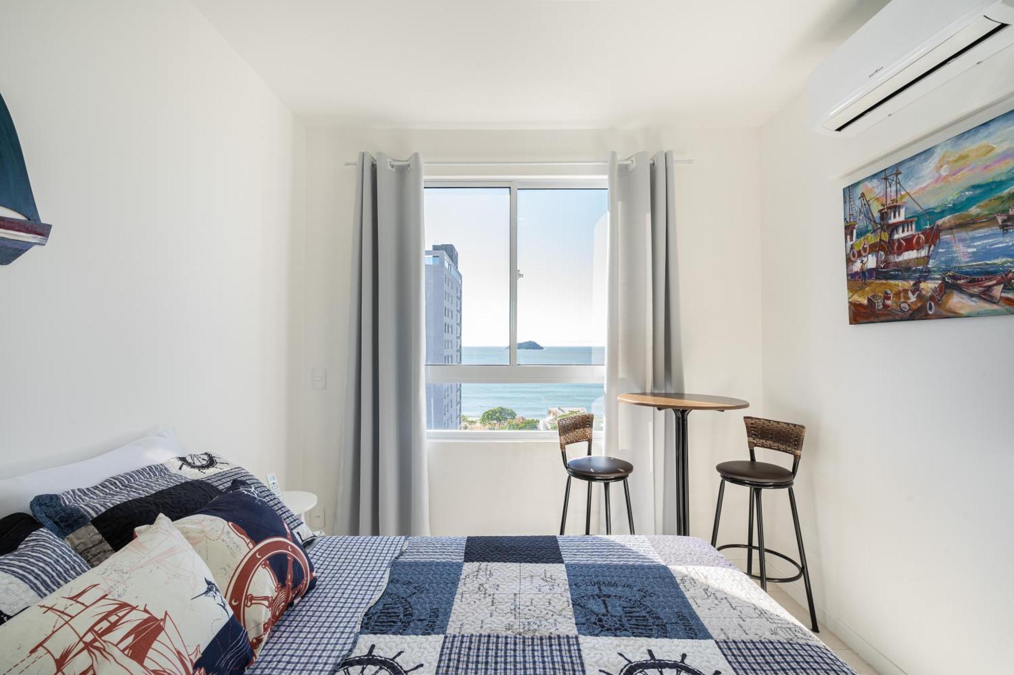 Apartamentos Piçarras: Beachfront Comfort with Pool and 24/7 Security Room photo