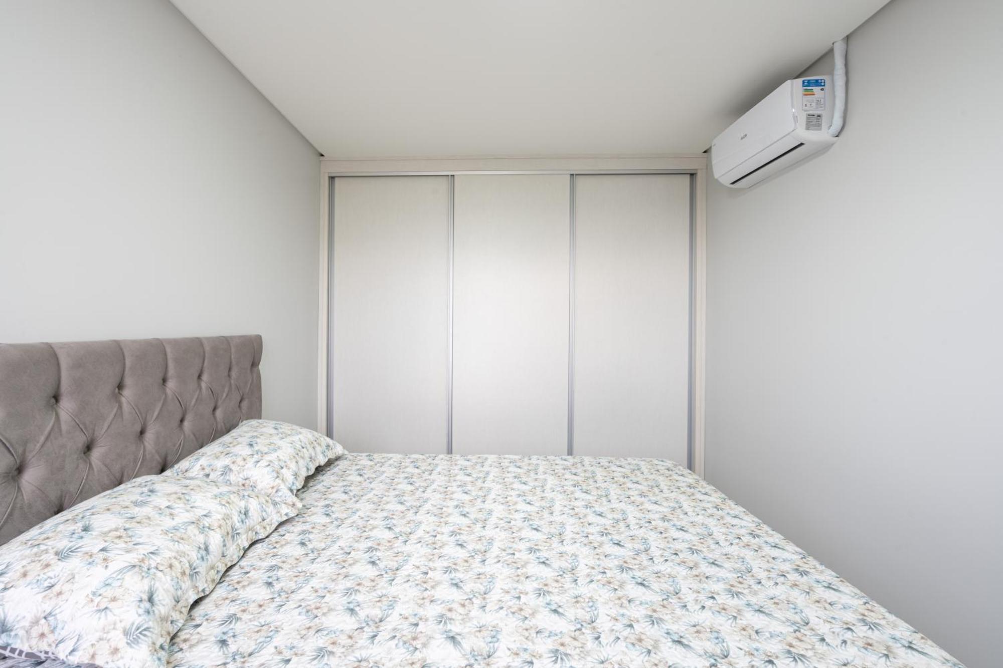 Apartamentos Piçarras: Beachfront Comfort with Pool and 24/7 Security Room photo